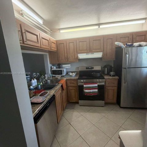 940 NW 104th Avenue 203, Pembroke Pines, FL 33026