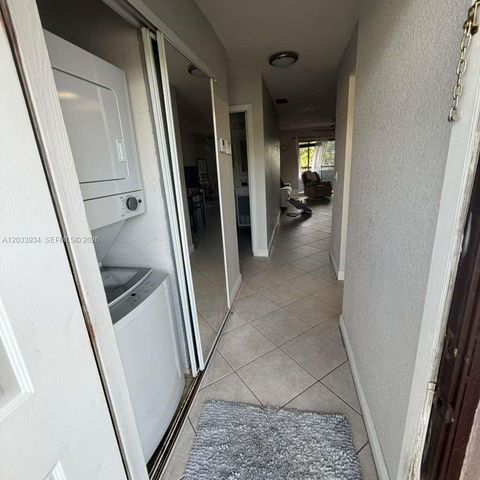 940 NW 104th Avenue 203, Pembroke Pines, FL 33026