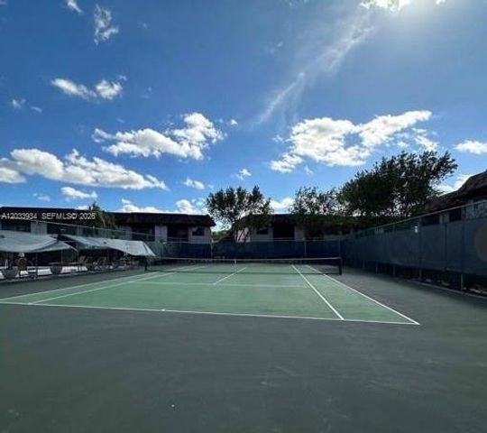 940 NW 104th Avenue 203, Pembroke Pines, FL 33026