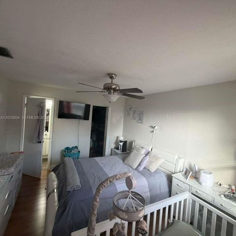 940 NW 104th Avenue 203, Pembroke Pines, FL 33026