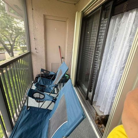 940 NW 104th Avenue 203, Pembroke Pines, FL 33026