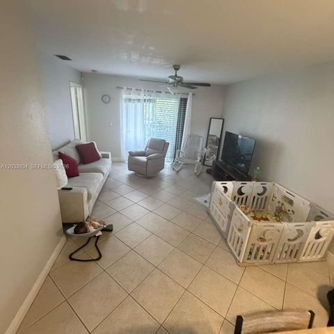 940 NW 104th Avenue 203, Pembroke Pines, FL 33026