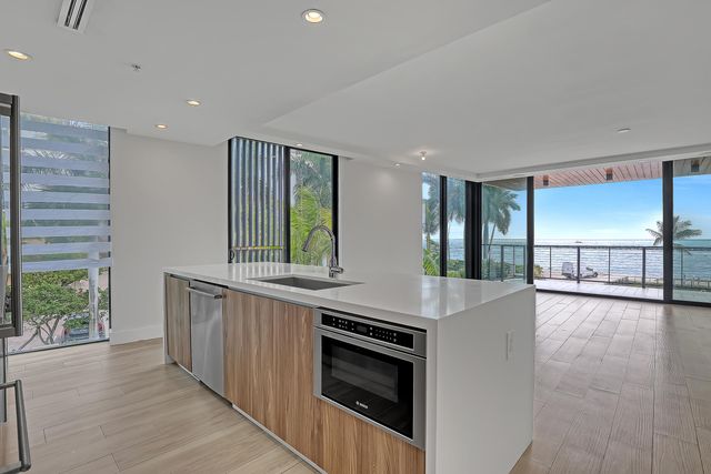 106 Inlet Way 201, Palm Beach Shores, FL 33404