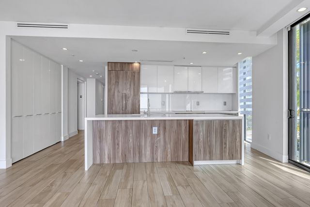 106 Inlet Way 201, Palm Beach Shores, FL 33404