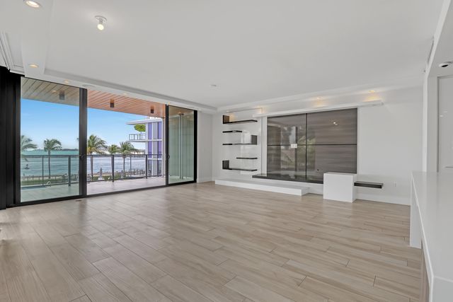 106 Inlet Way 201, Palm Beach Shores, FL 33404