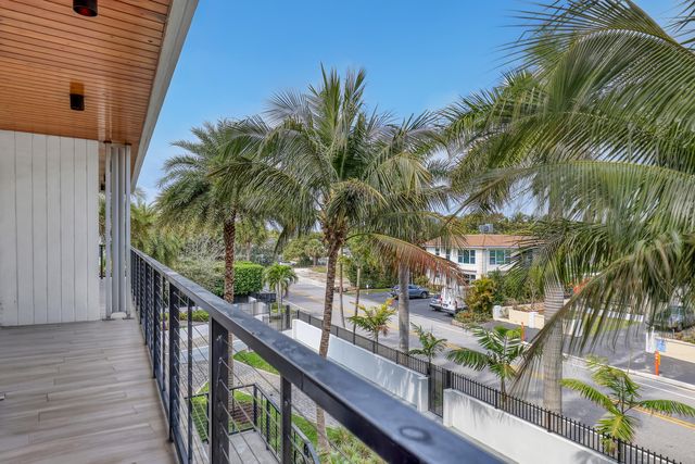 106 Inlet Way 201, Palm Beach Shores, FL 33404