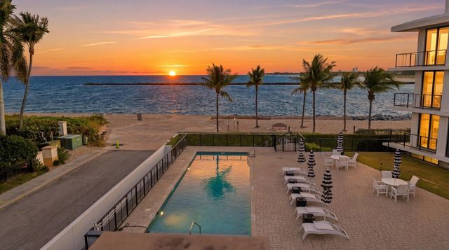 106 Inlet Way 201, Palm Beach Shores, FL 33404