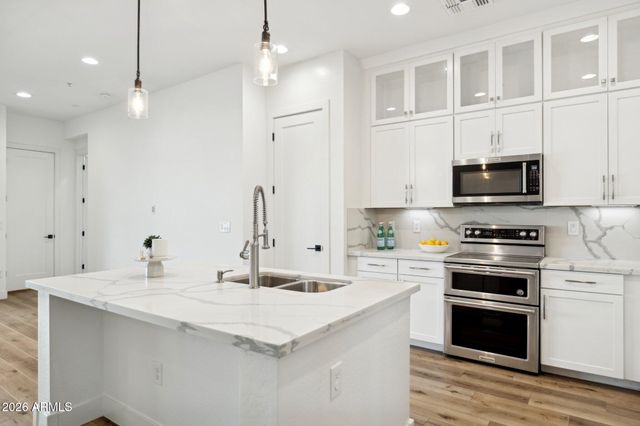 6565 E THOMAS Road 1050, Scottsdale, AZ 85251