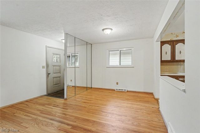 5576 Andover Boulevard, Garfield Heights, OH 44125
