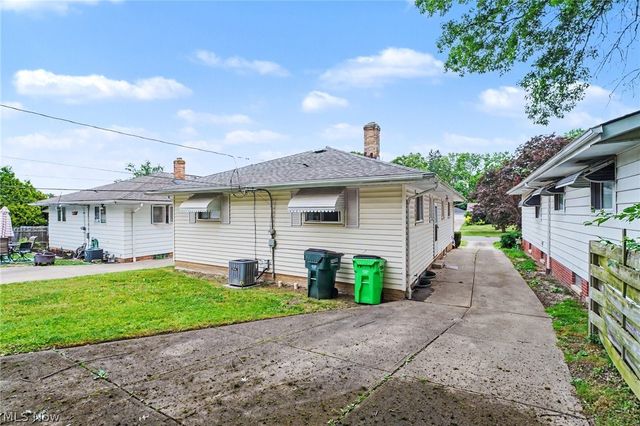 5576 Andover Boulevard, Garfield Heights, OH 44125