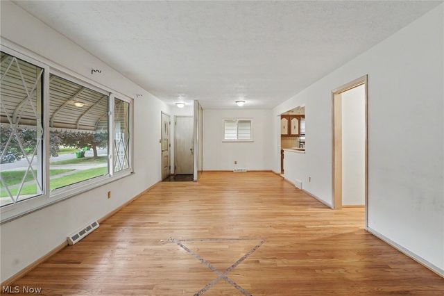 5576 Andover Boulevard, Garfield Heights, OH 44125