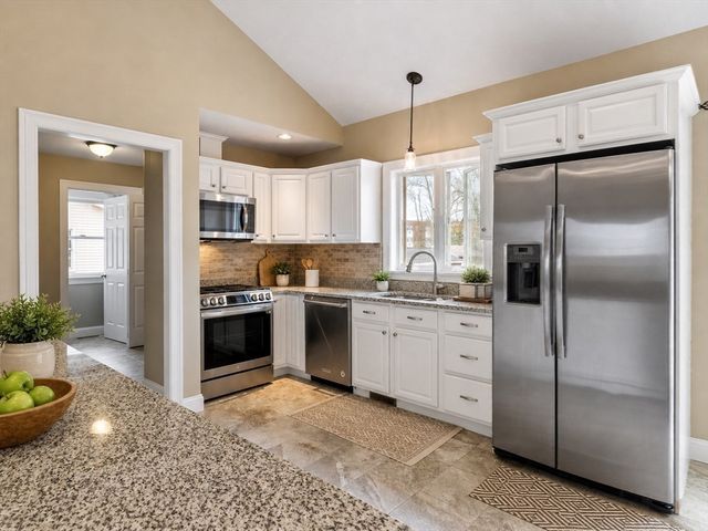 79 Beaudry Ave, Chicopee, MA 01020