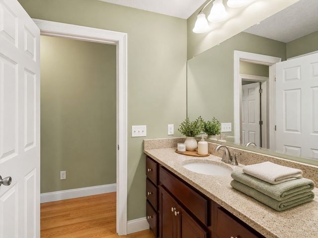 79 Beaudry Ave, Chicopee, MA 01020