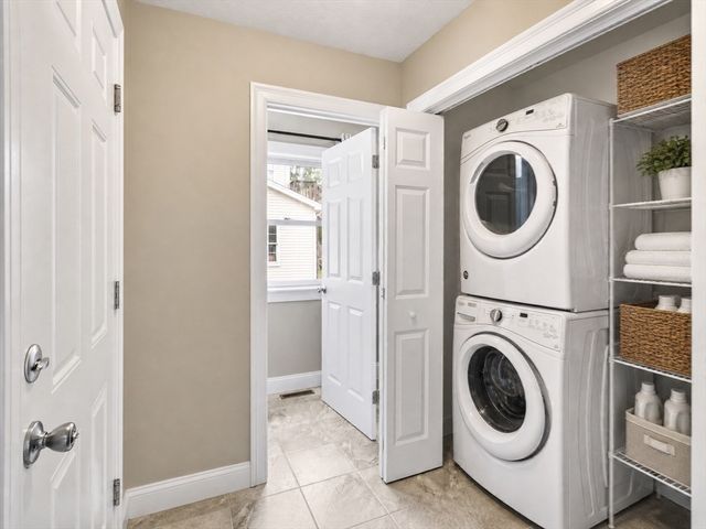 79 Beaudry Ave, Chicopee, MA 01020