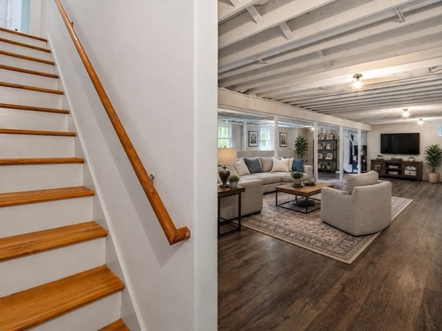 79 Beaudry Ave, Chicopee, MA 01020