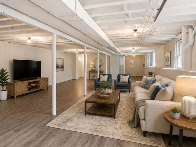 79 Beaudry Ave, Chicopee, MA 01020