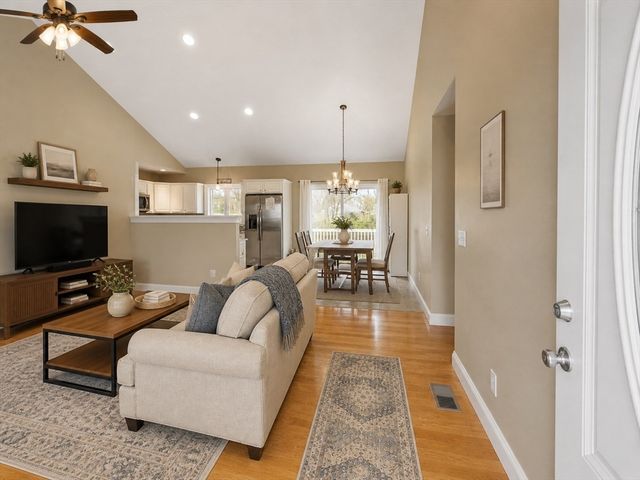 79 Beaudry Ave, Chicopee, MA 01020