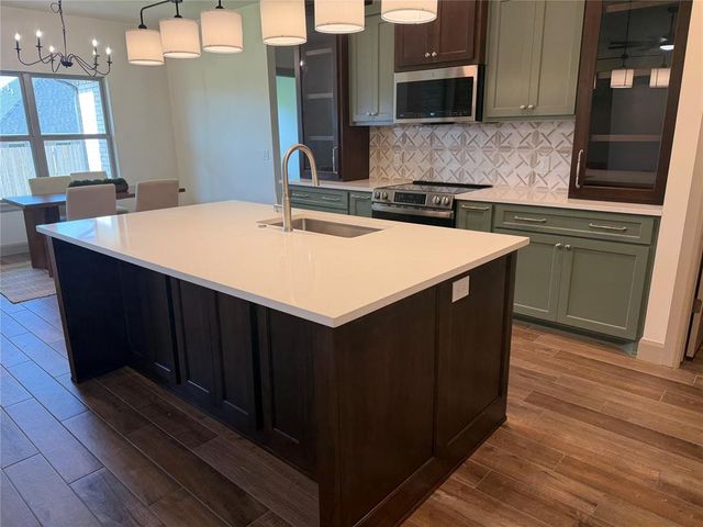 11709 NW 105th Street, Yukon, OK 73099