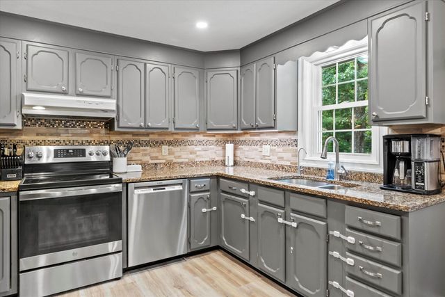 37 Pine Ridge Drive, Candia, NH 03034