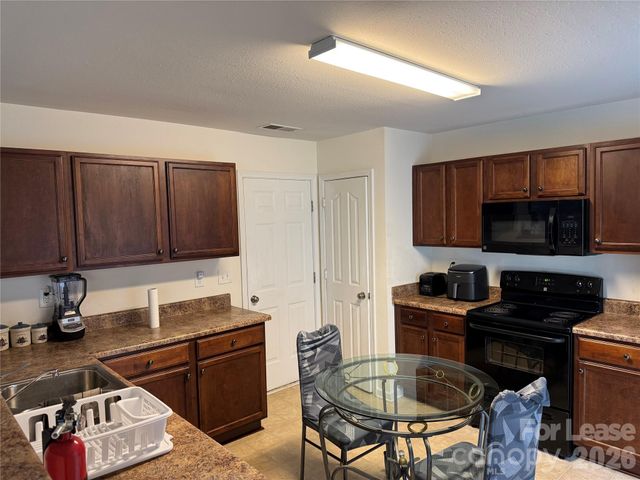 3955 Damask Drive, Charlotte, NC 28206