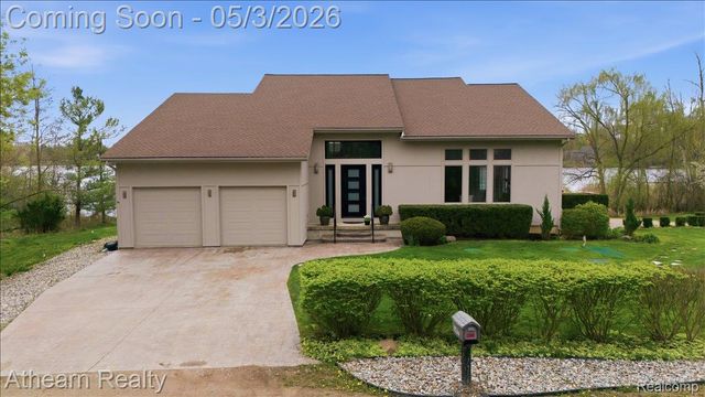 11677 Old Hamburg Road, Hamburg Township, MI 48189