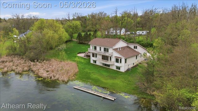 11677 Old Hamburg Road, Hamburg Township, MI 48189
