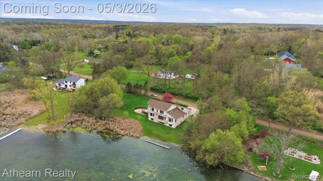 11677 Old Hamburg Road, Hamburg Township, MI 48189