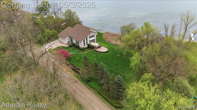 11677 Old Hamburg Road, Hamburg Township, MI 48189