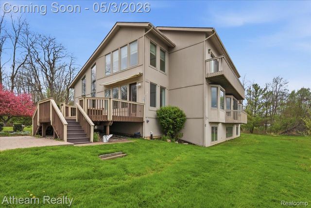 11677 Old Hamburg Road, Hamburg Township, MI 48189