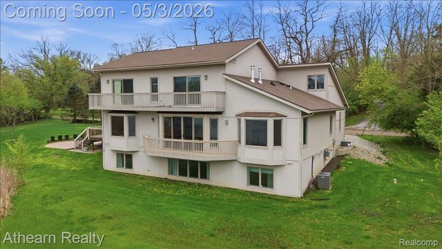 11677 Old Hamburg Road, Hamburg Township, MI 48189