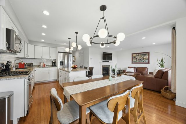 124 Ice House Landing 124, Marlborough, MA 01752
