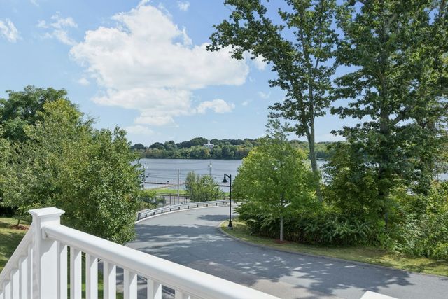 124 Ice House Landing 124, Marlborough, MA 01752