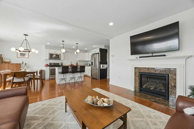 124 Ice House Landing 124, Marlborough, MA 01752