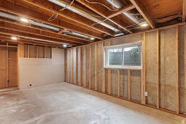 5356 W FARAH CIR, Salt Lake City, UT 84118