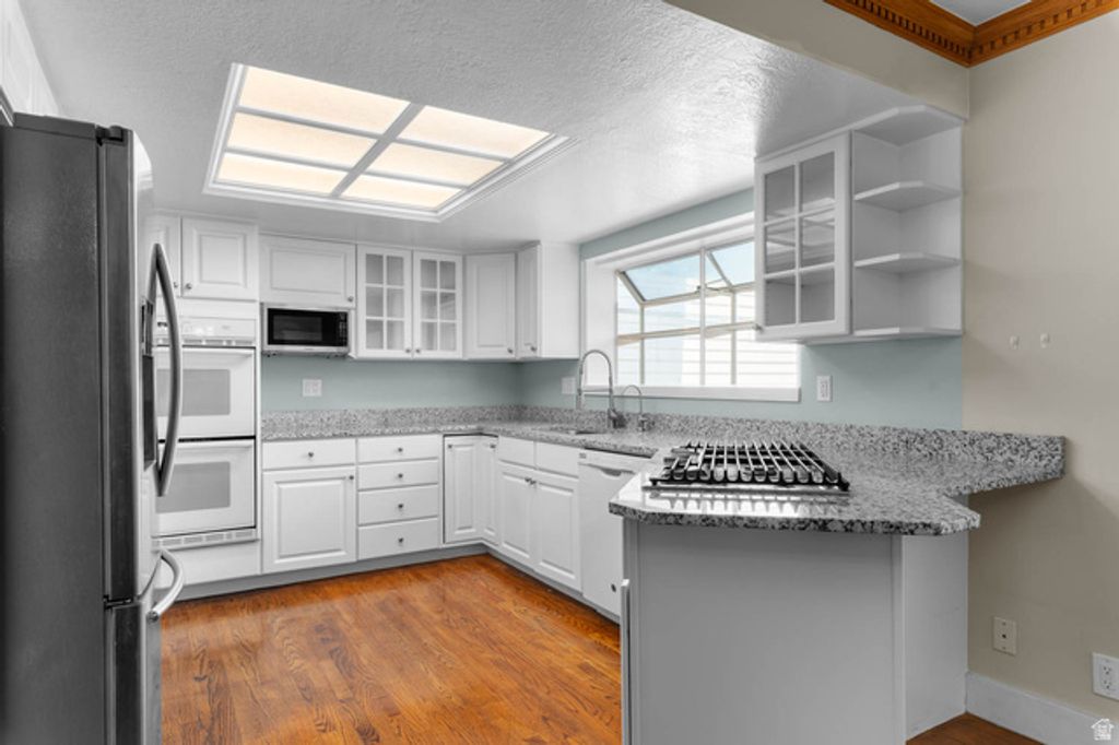 Image 2 of property listing at 745 E THREE FOUNTAINS CIR #43, Salt Lake City, UT 84107