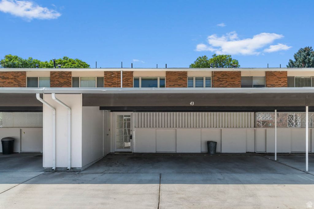 Image 23 of property listing at 745 E THREE FOUNTAINS CIR #43, Salt Lake City, UT 84107
