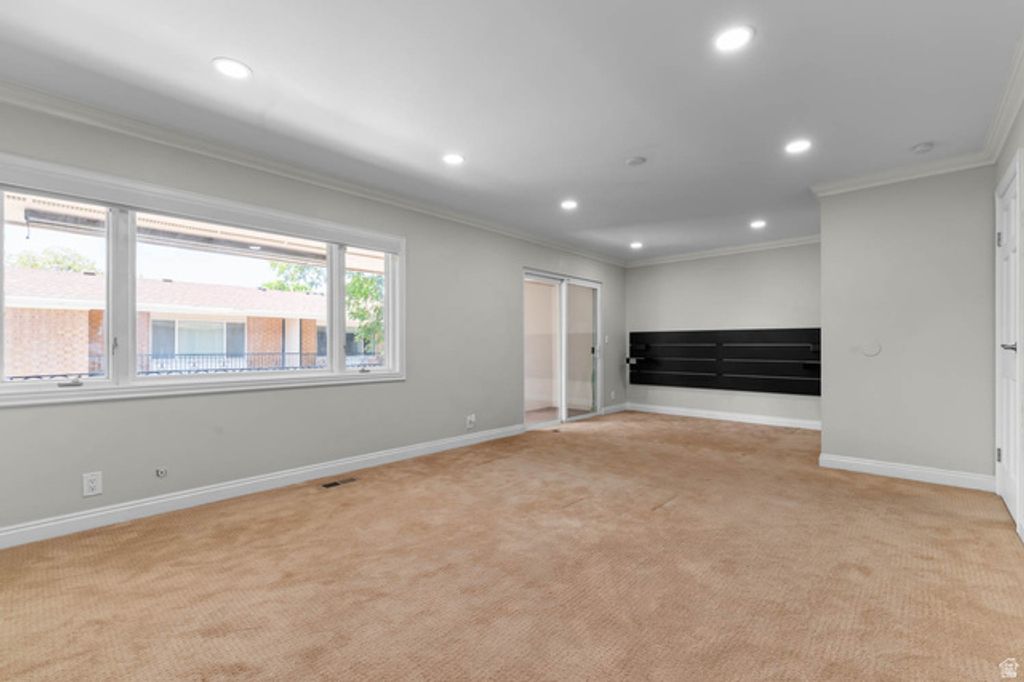 Image 10 of property listing at 745 E THREE FOUNTAINS CIR #43, Salt Lake City, UT 84107