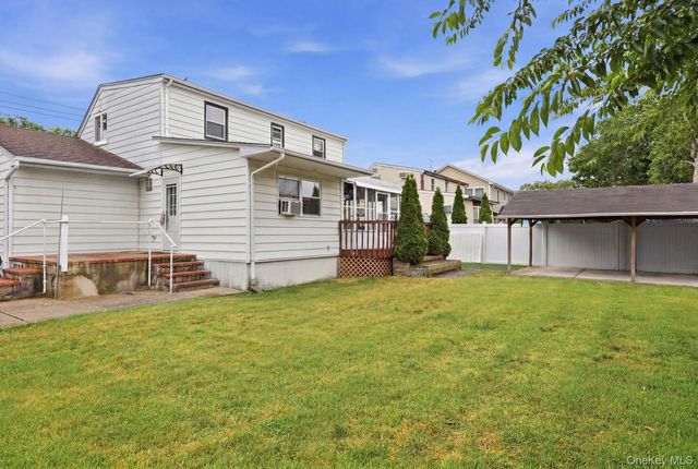 246 29th Street, Lindenhurst, NY 11757