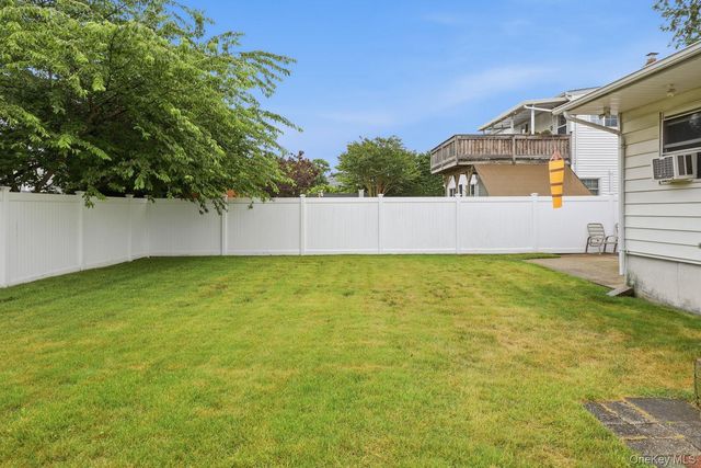 246 29th Street, Lindenhurst, NY 11757