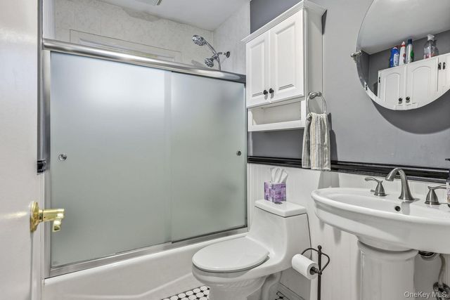 246 29th Street, Lindenhurst, NY 11757