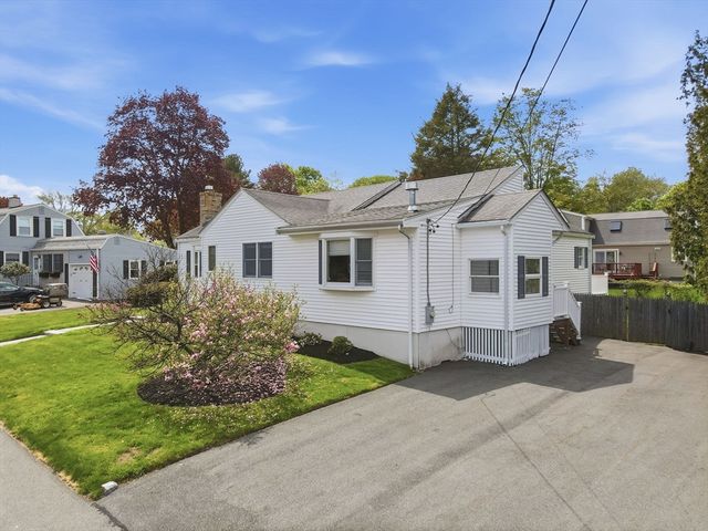 7 Beebe Lane, Wakefield, MA 01880
