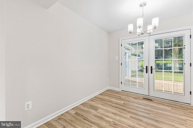13117 MELVILLE LN, Fairfax, VA 22033