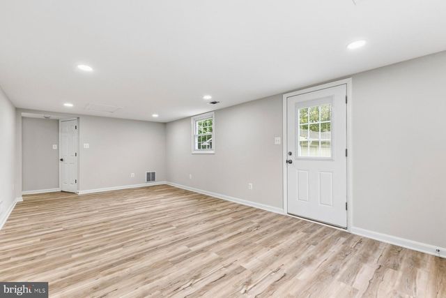13117 MELVILLE LN, Fairfax, VA 22033