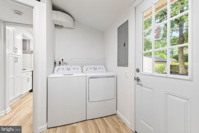 13117 MELVILLE LN, Fairfax, VA 22033