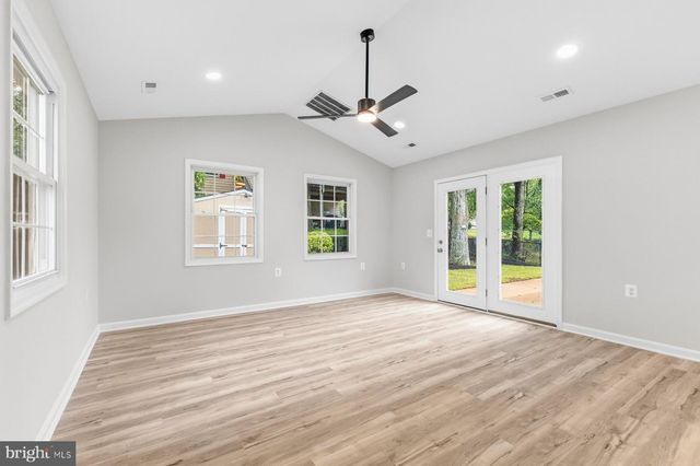 13117 MELVILLE LN, Fairfax, VA 22033