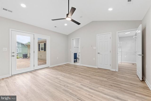 13117 MELVILLE LN, Fairfax, VA 22033