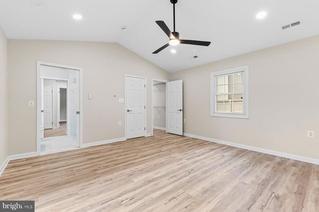 13117 MELVILLE LN, Fairfax, VA 22033