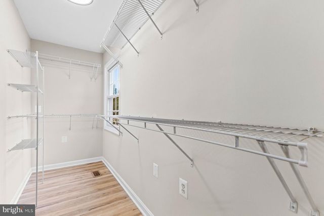 13117 MELVILLE LN, Fairfax, VA 22033
