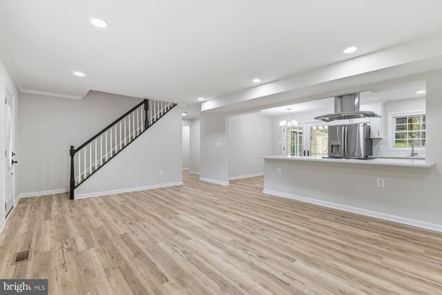 13117 MELVILLE LN, Fairfax, VA 22033