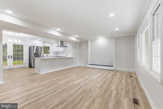 13117 MELVILLE LN, Fairfax, VA 22033